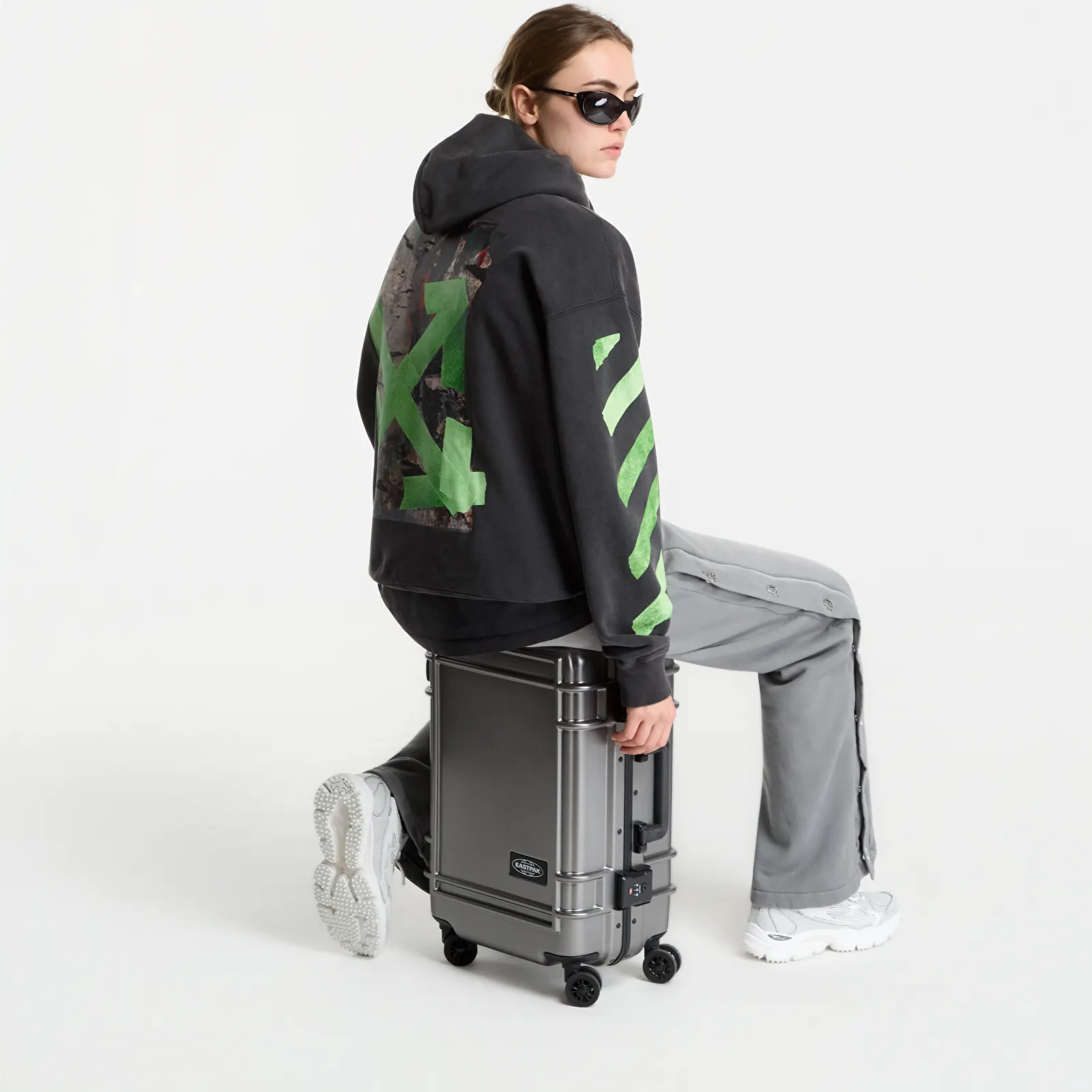 Регланы и толстовки Off-White Bacco Arrow Skate Hoodie UNISEX Garment Dyed + Fad