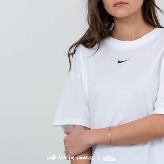 Nike ar3145 top