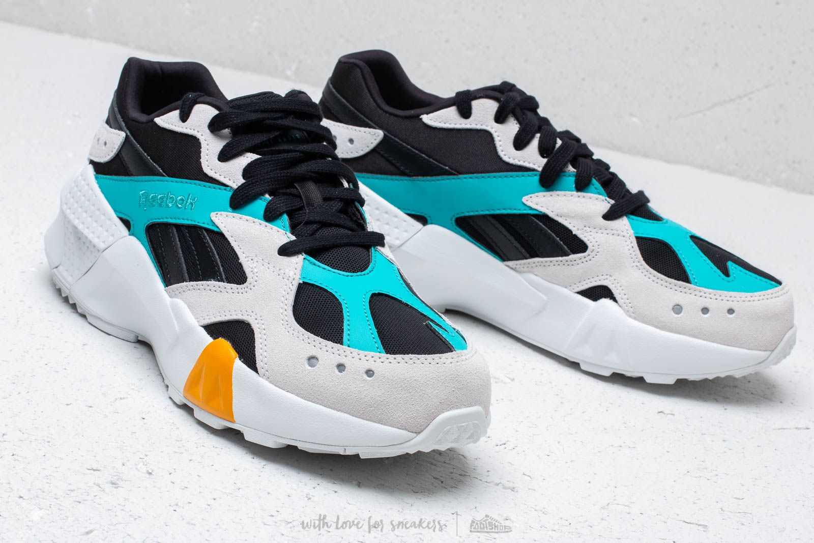 Aztrek double shop gigi hadid