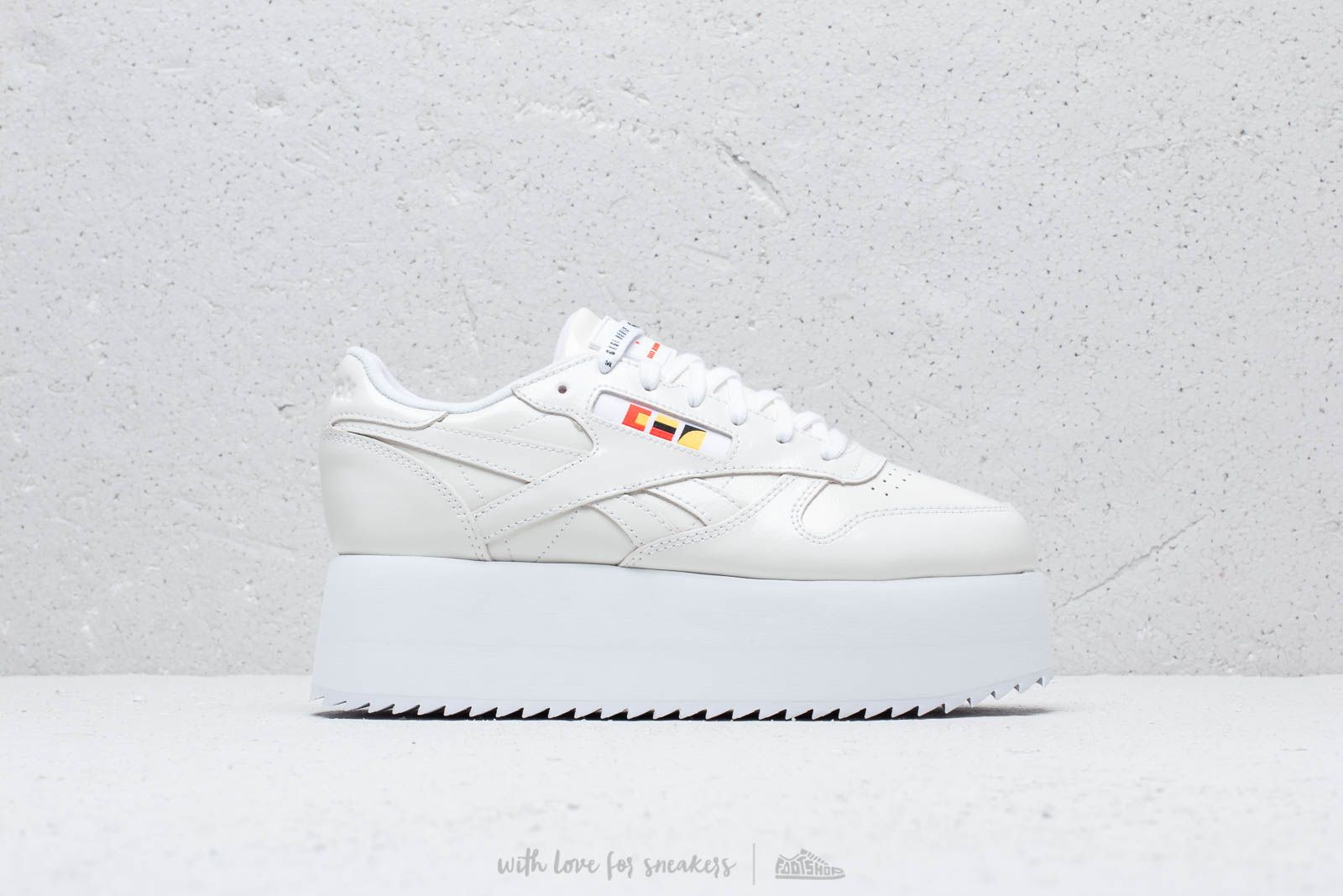 Women s shoes Reebok x Gigi Hadid Classic Leather Triple Platform