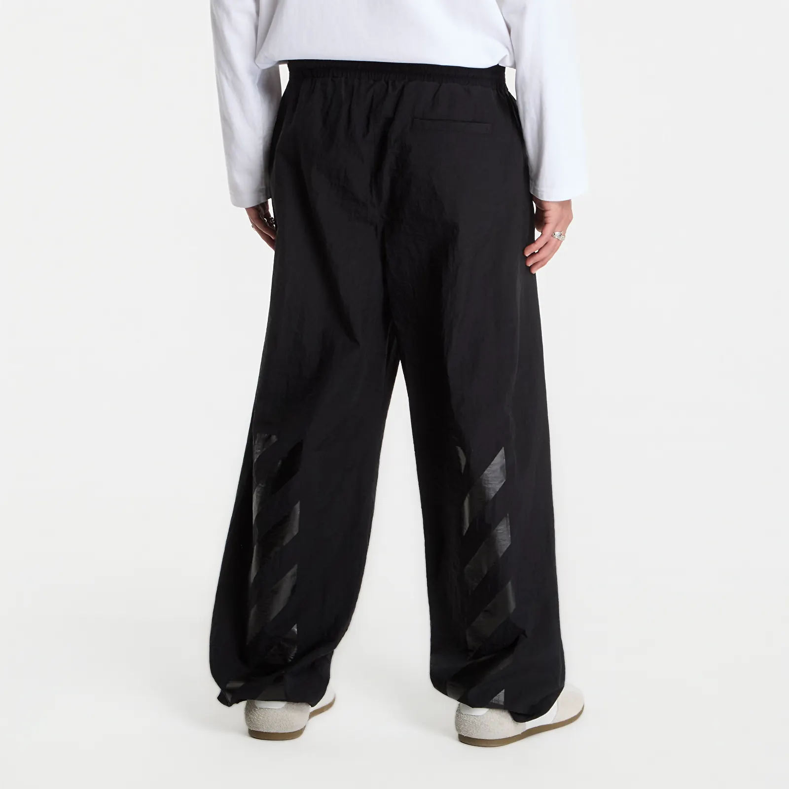 Pants Off-White Glossy Arrow Nylon Relax Trackpant Black