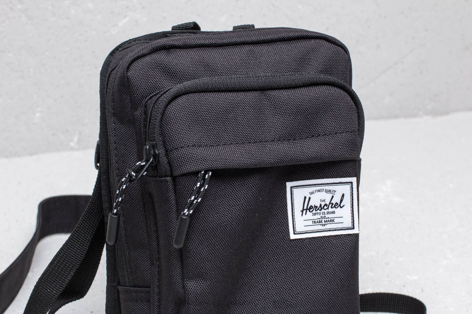 Crossbody bags Herschel Supply Co. Form Large Crossbody Pack Black