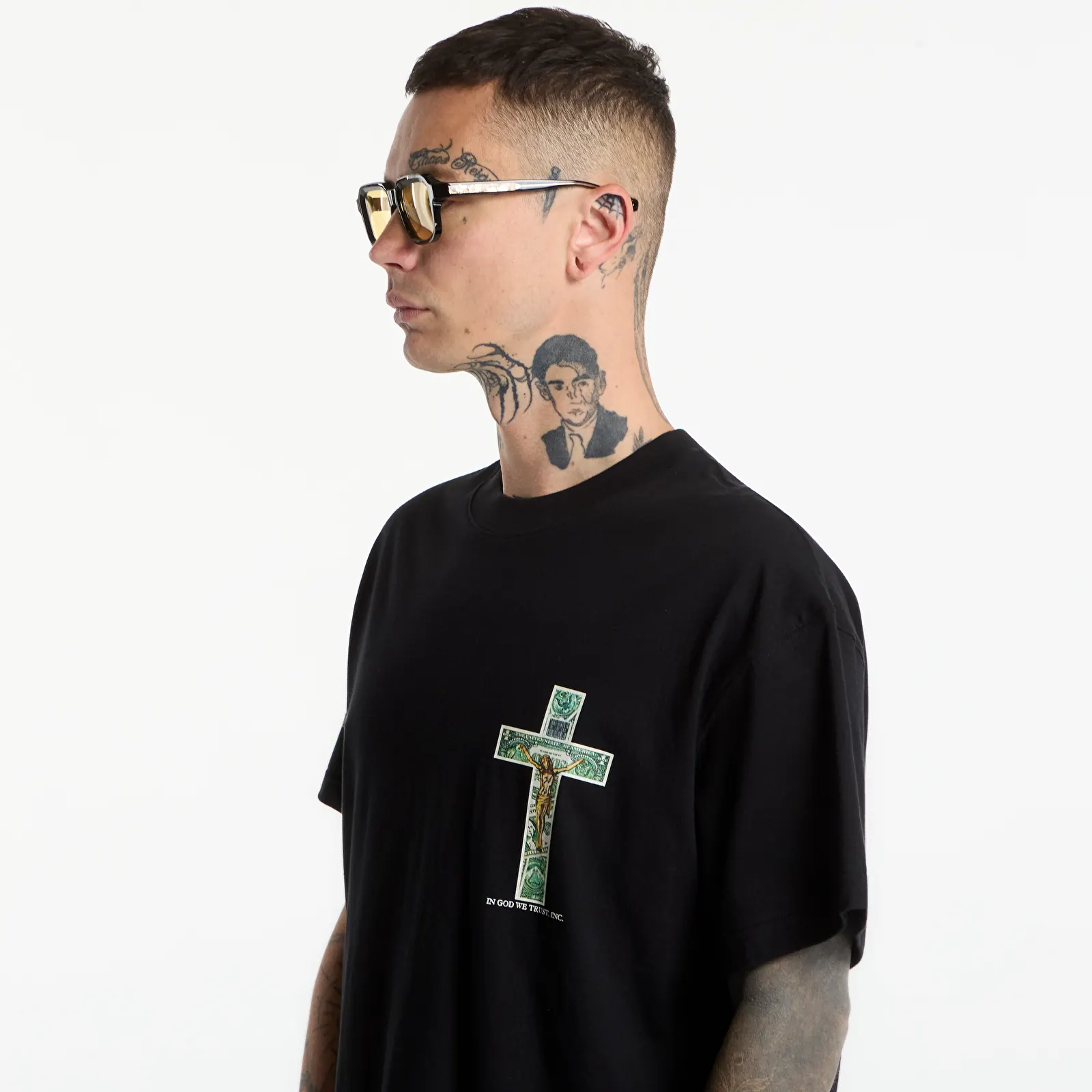 T-shirts PLEASURES Trust T-Shirt Black