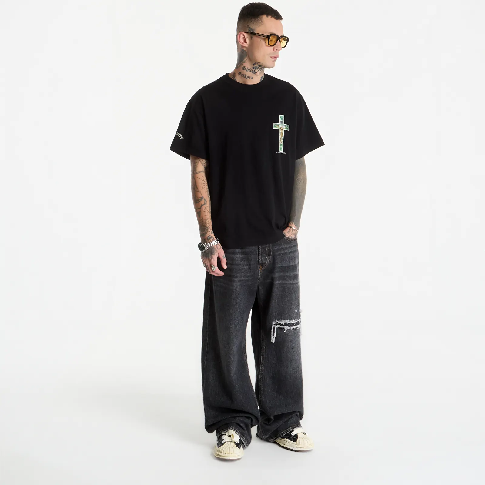 T-shirts PLEASURES Trust T-Shirt Black