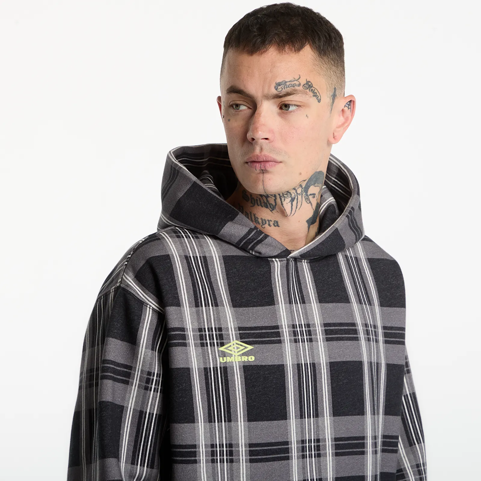 Hupparit ja collegepaidat PLEASURES x Umbro Spine Plaid Hoodie Black
