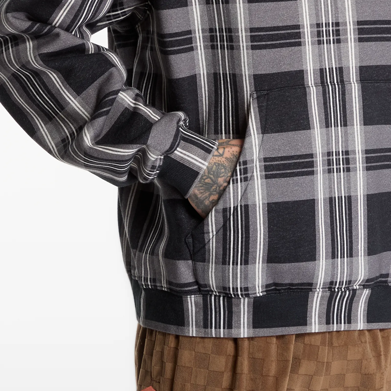 Hupparit ja collegepaidat PLEASURES x Umbro Spine Plaid Hoodie Black