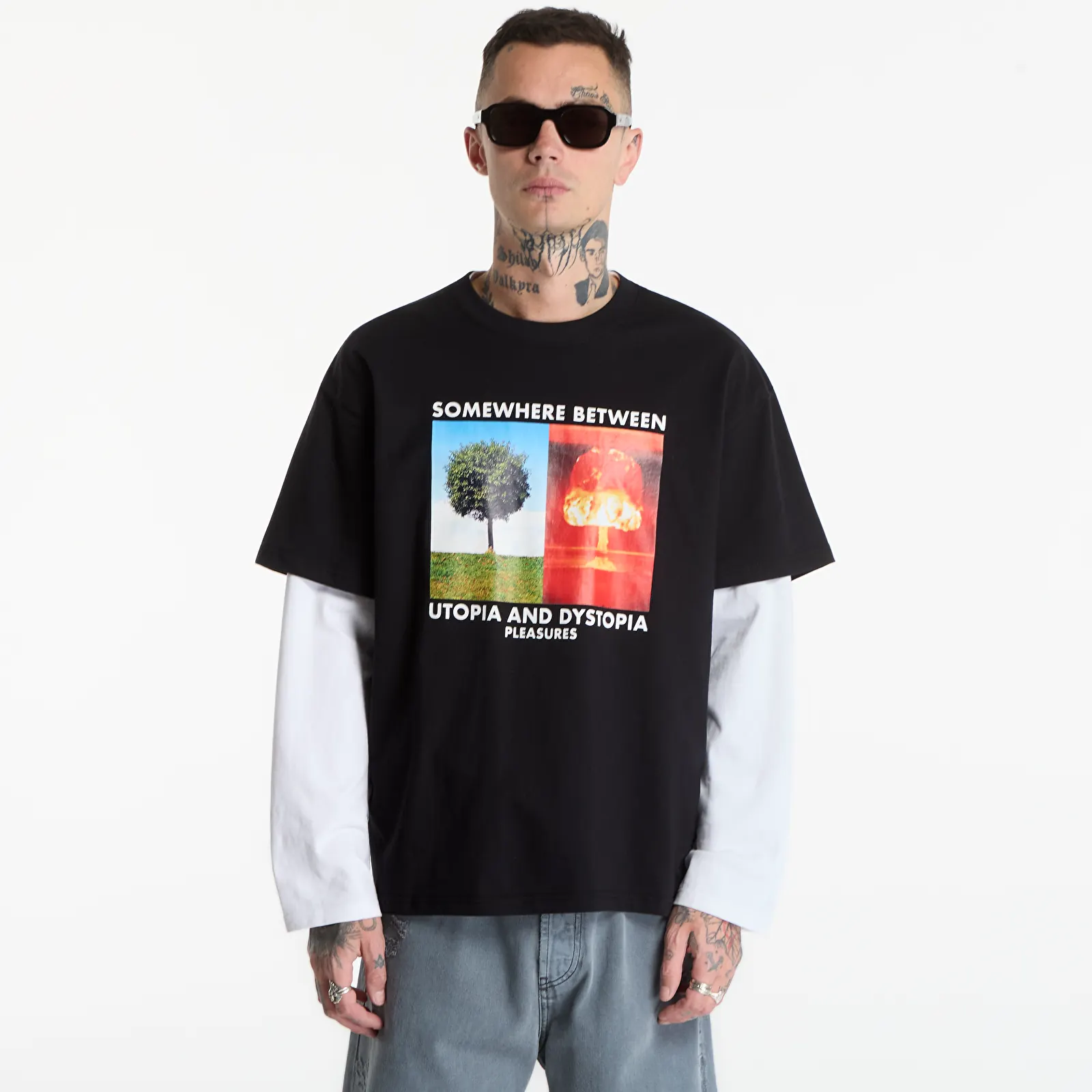 T-shirts PLEASURES Somewhere T-Shirt Black