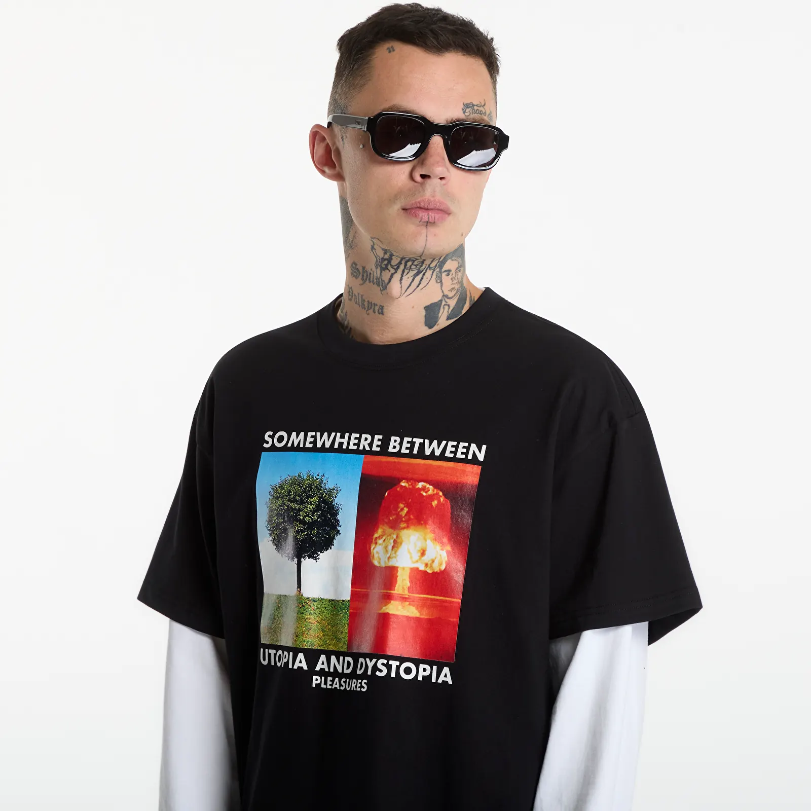 T-shirts PLEASURES Somewhere T-Shirt Black