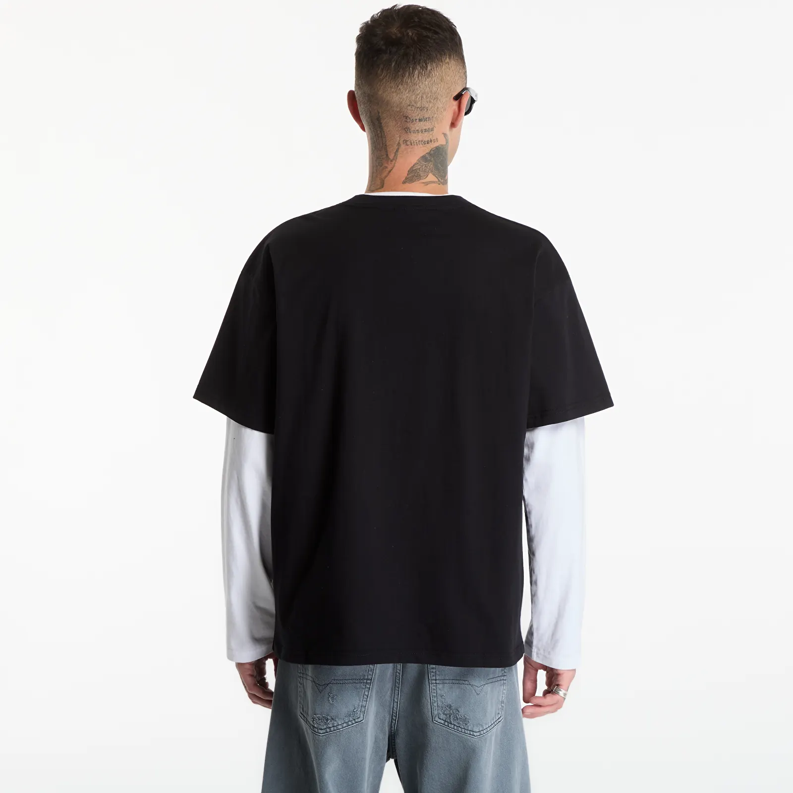 T-shirts PLEASURES Somewhere T-Shirt Black