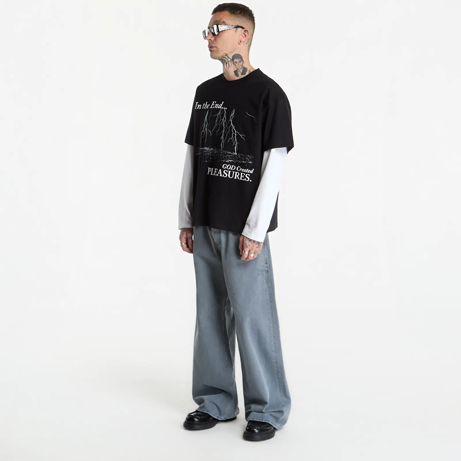 T-särgid PLEASURES End Times T-Shirt Black