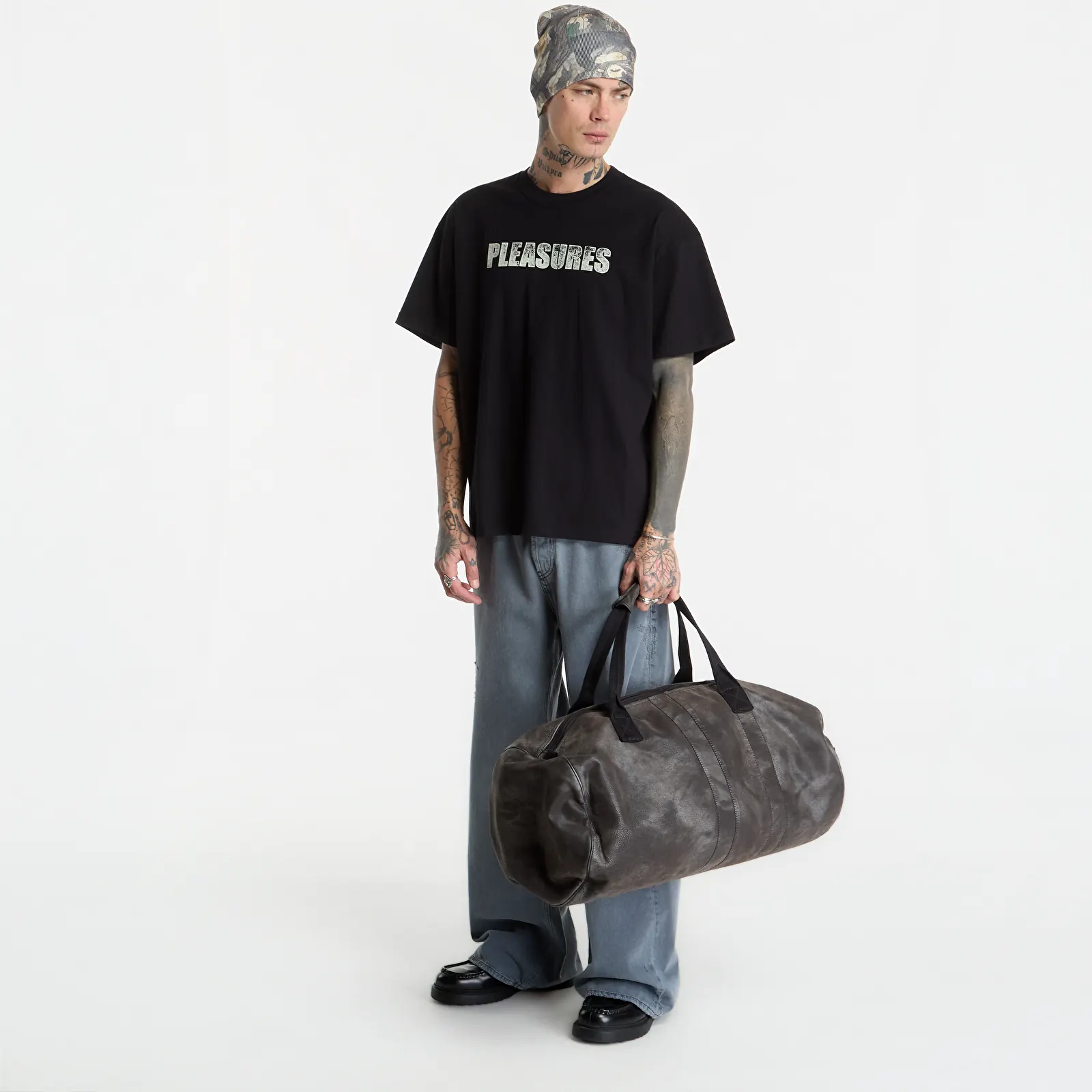 Мъжки тениски PLEASURES Recluse T-Shirt Black