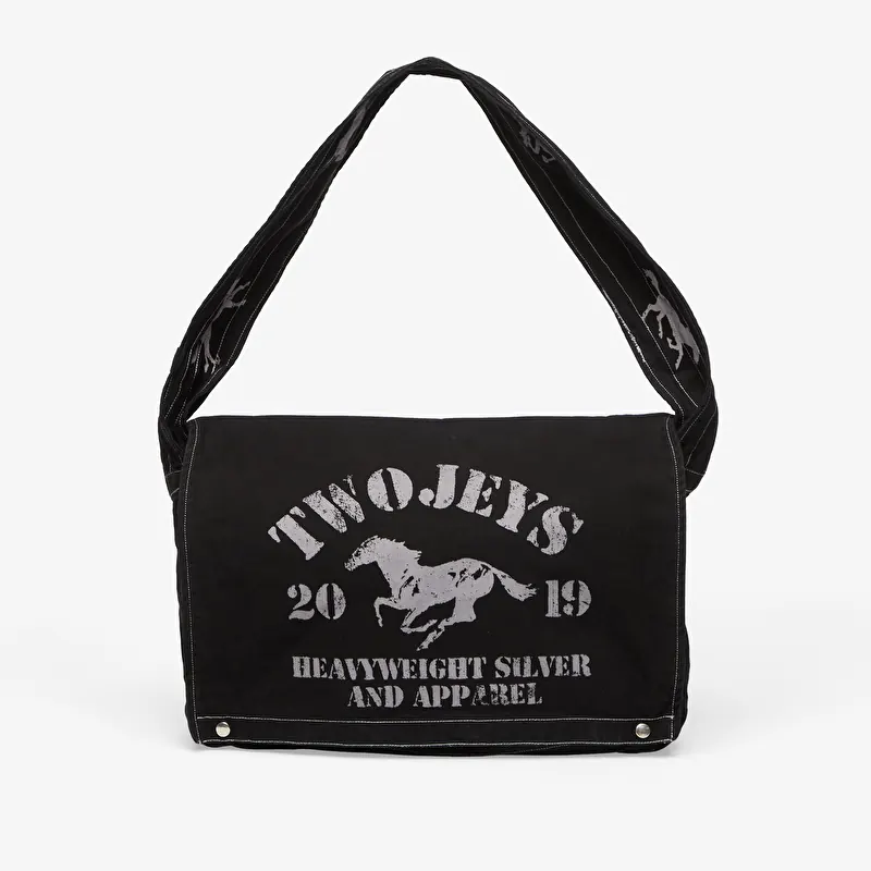 Veske TwoJeys Sterling Messenger Bag Black Black
