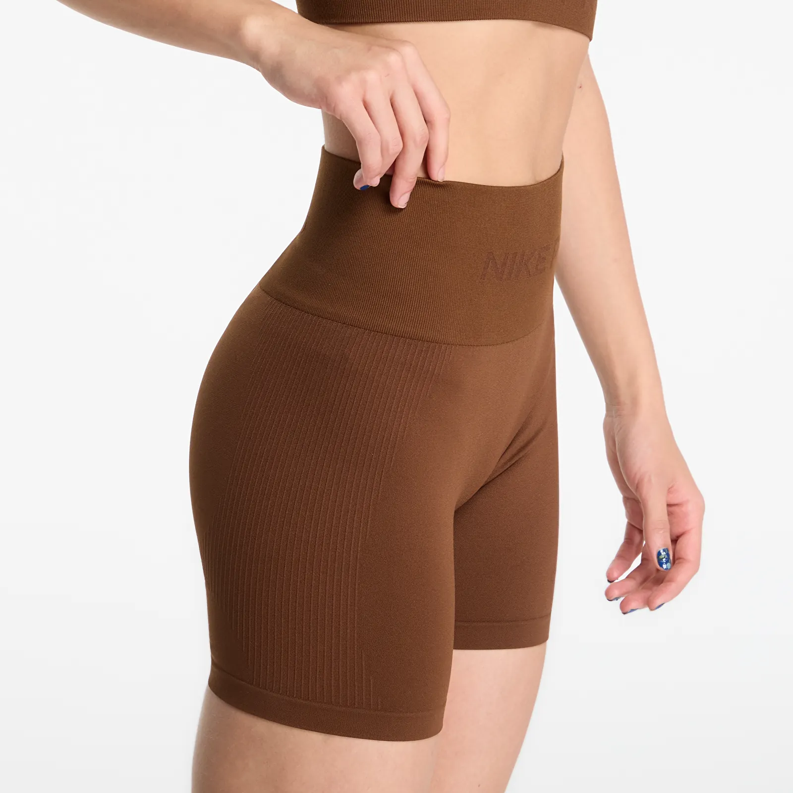 Kratke hlače  Nike Pro Seamless Dri-FIT High-Waisted 5 Biker Shorts Cacao Wow