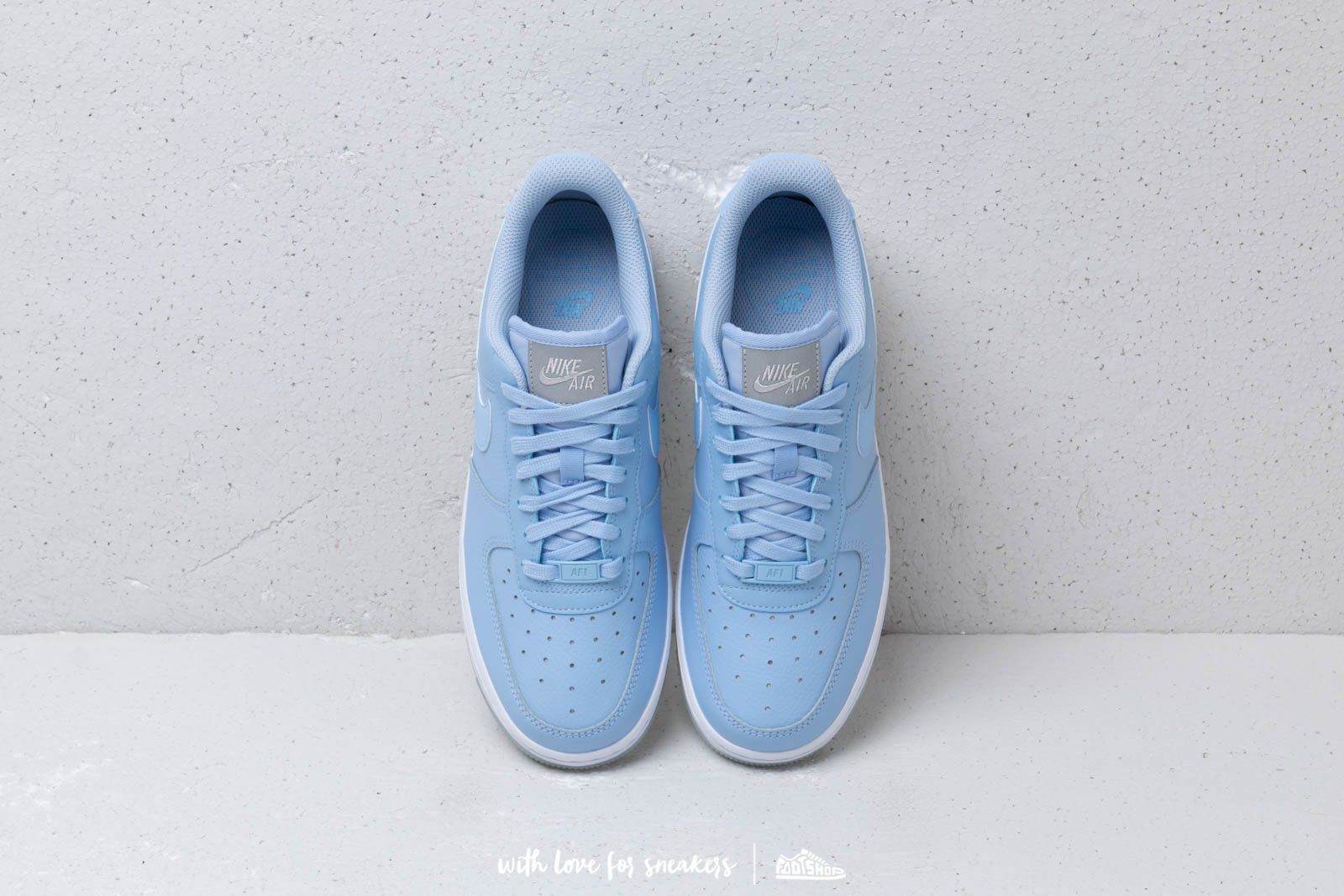 Női cipők Nike Wmns Air Force 1 '07 Ess Aluminum/ Aluminum-White-Mtlc Luster