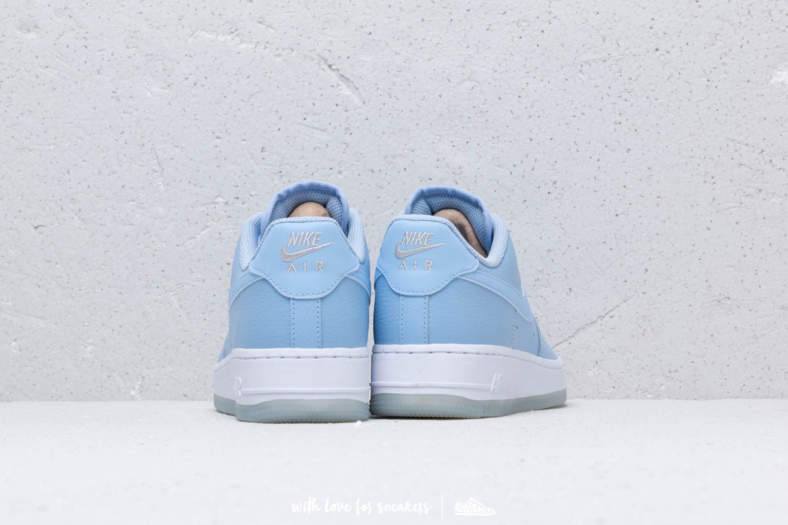Női cipők Nike Wmns Air Force 1 '07 Ess Aluminum/ Aluminum-White-Mtlc Luster