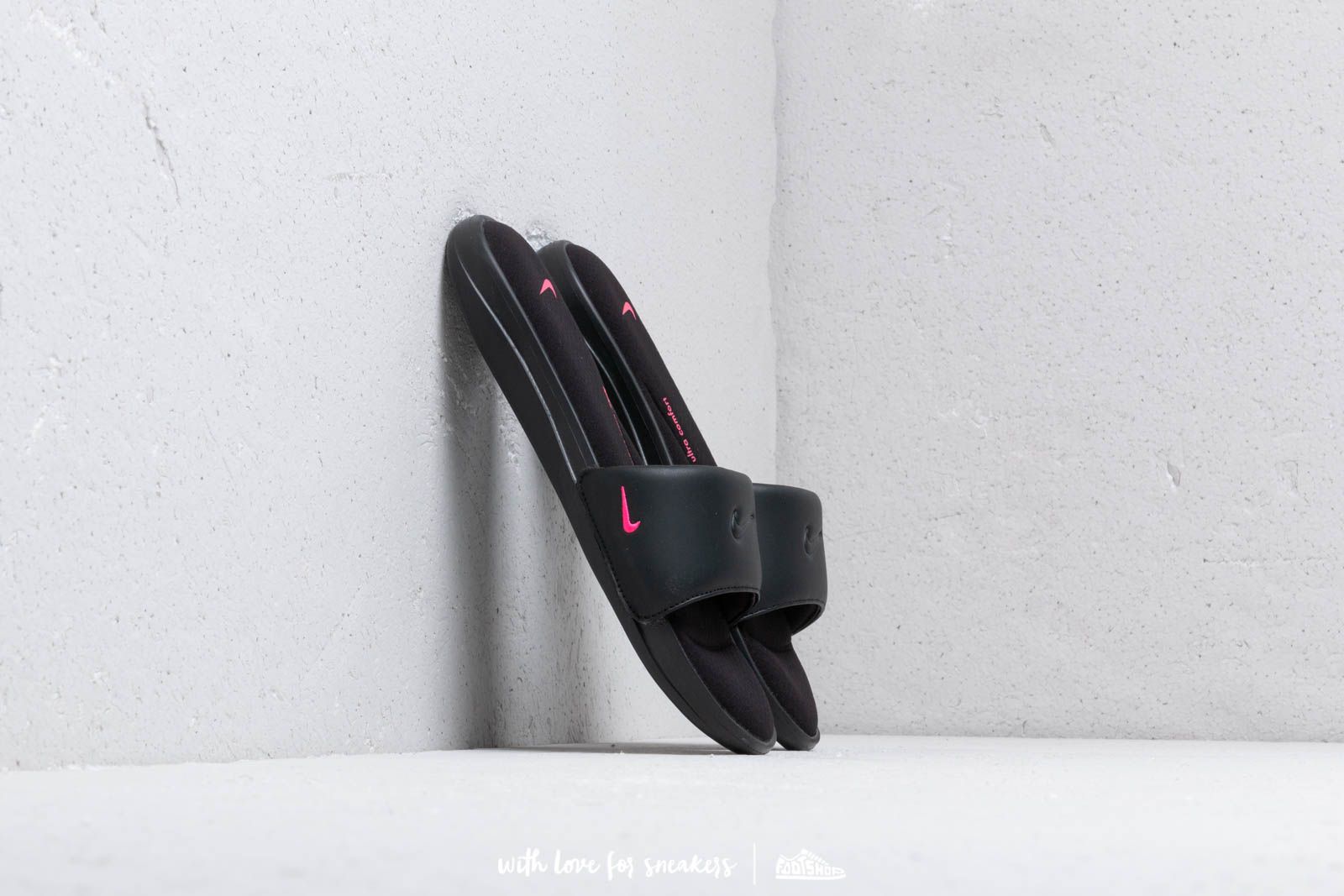 Női cipők Nike Wmns Ultra Comfort3 Slide Black/ Hyper Pink-Black