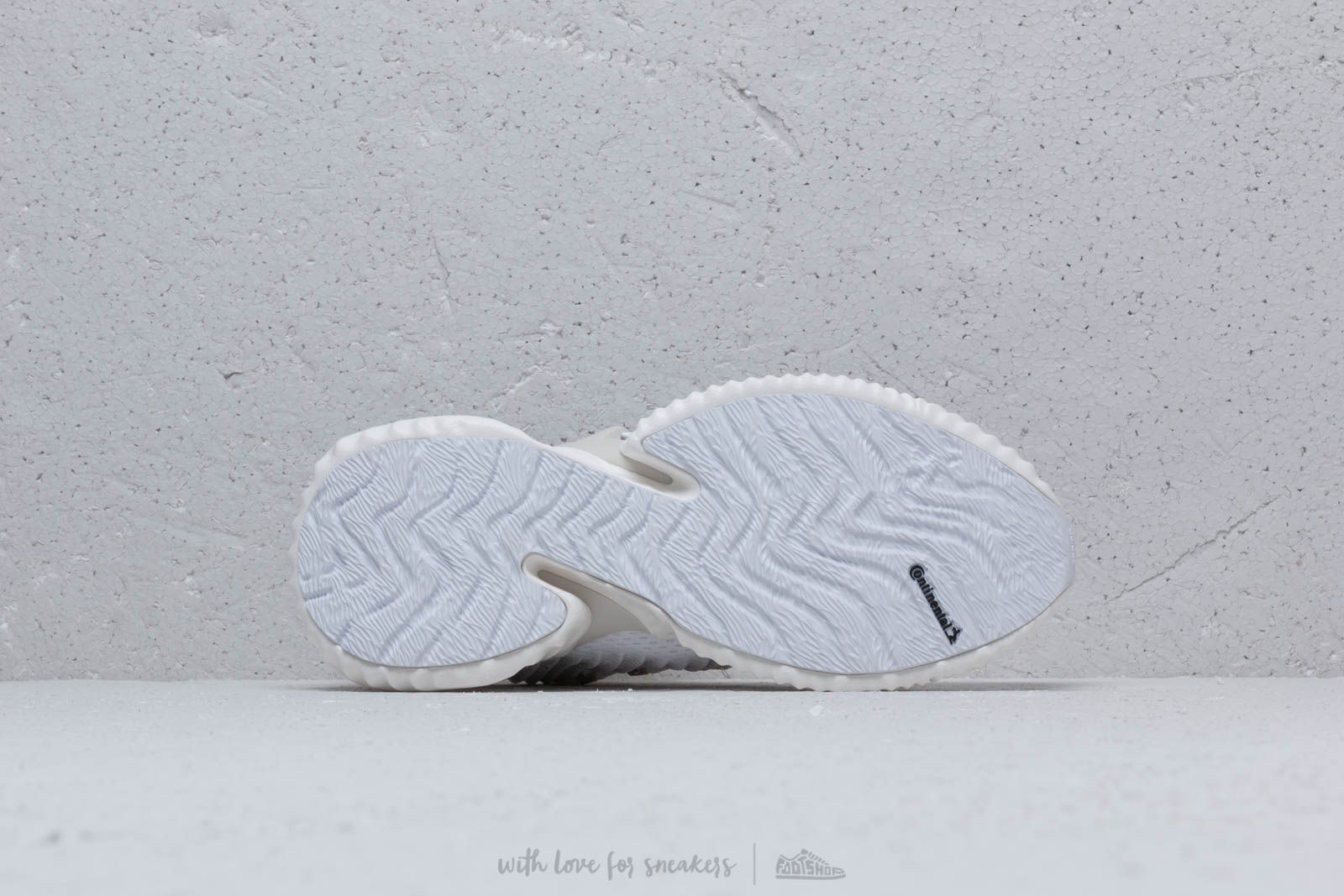 Alphabounce instinct cloud white top