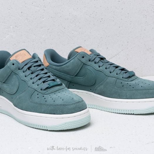 Nike Wmns Air Force 1 07 Premium