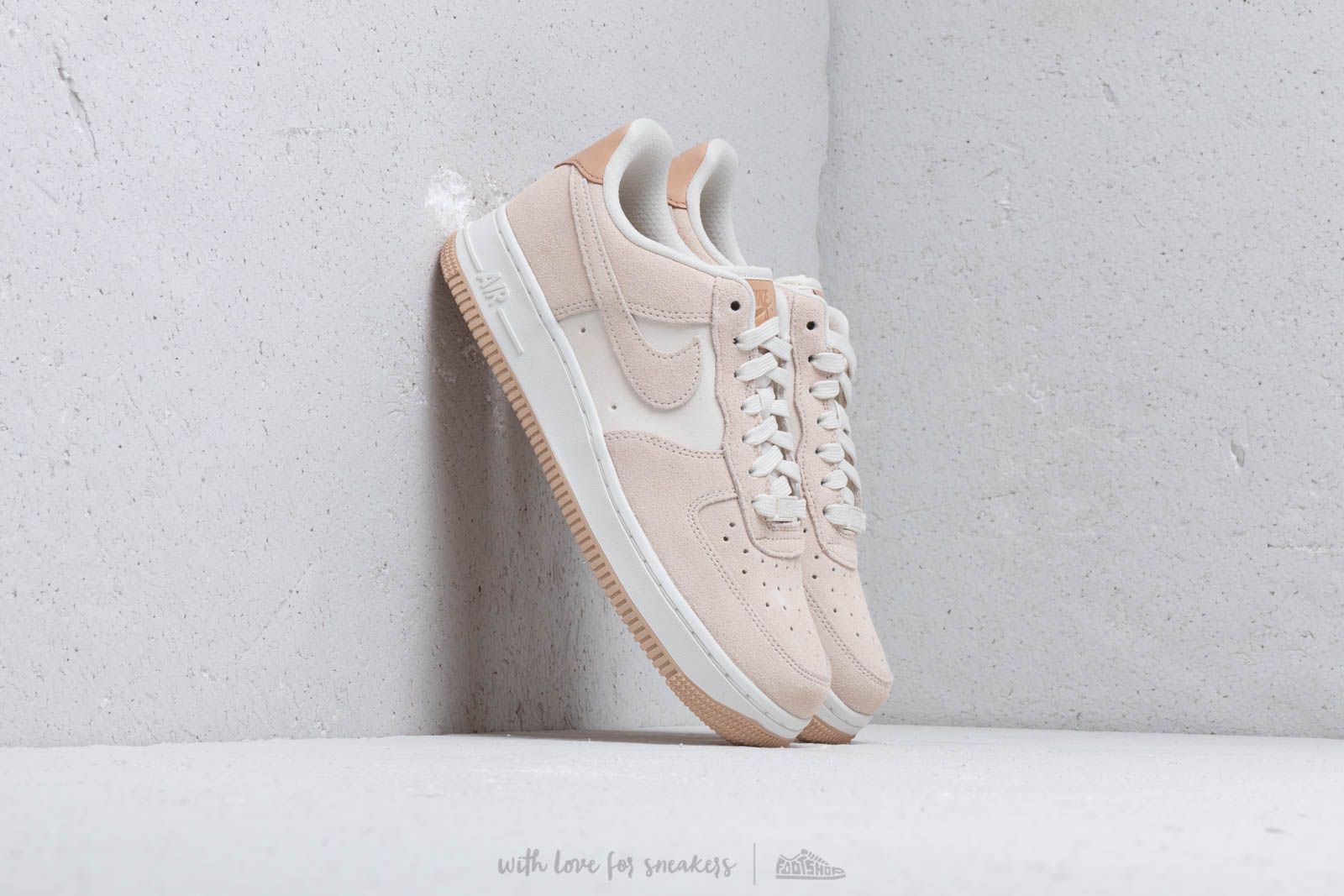 Chaussures et baskets femme Nike Wmns Air Force 1 '07 Premium Pale Ivory/ Pale Ivory-Summit White