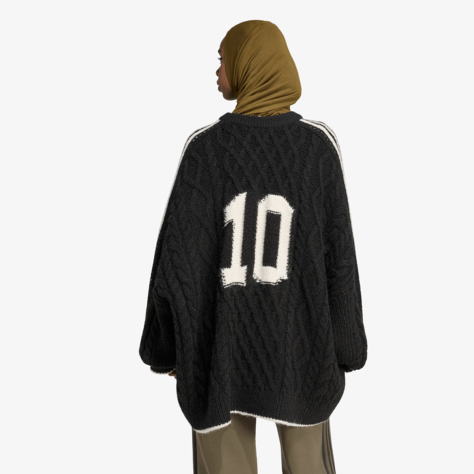 Kampsunid adidas Cableknit Sweater Black/ Chalk White