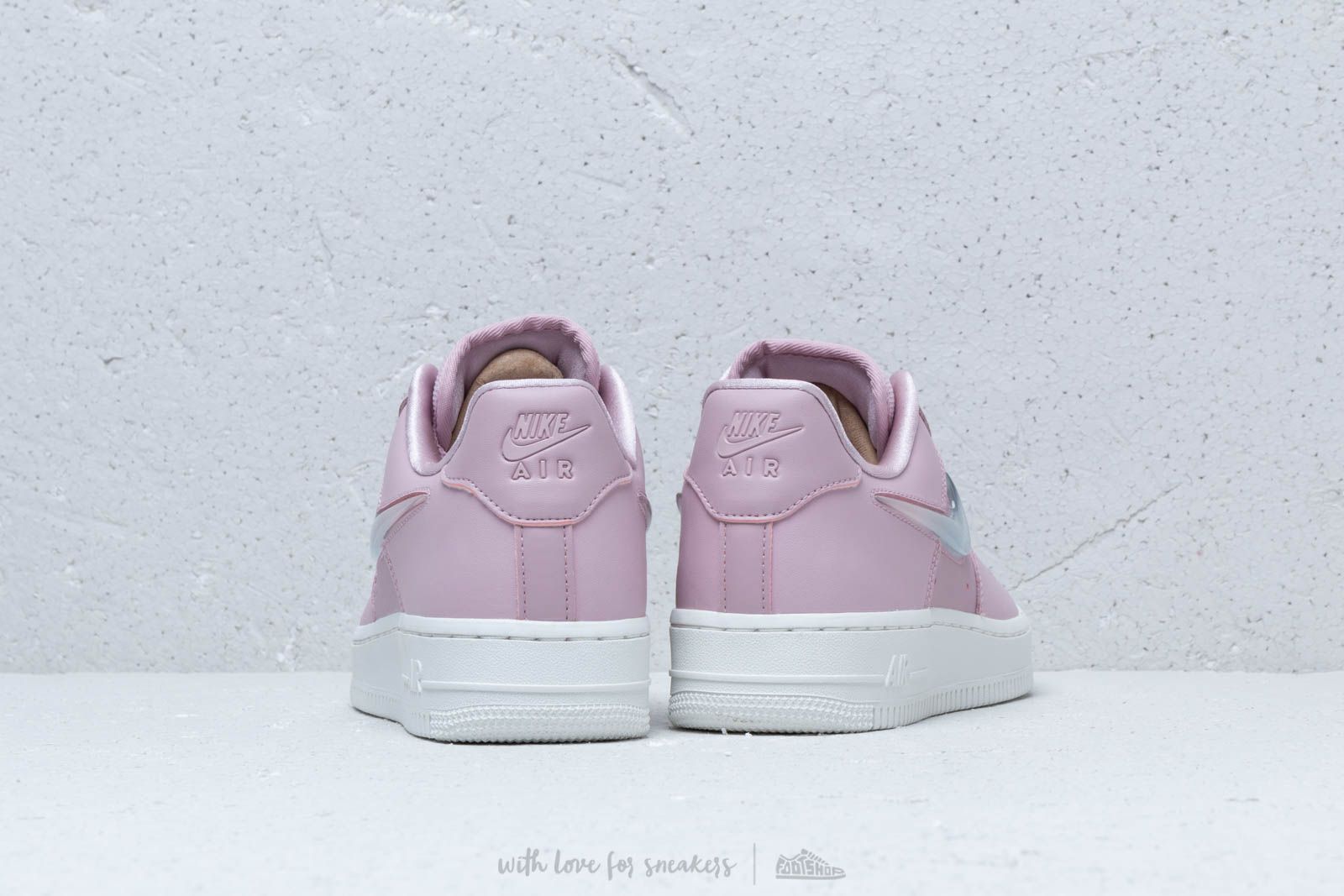 Women s shoes Nike W Air Force 1 07 Se Prm Plum Chalk Obsidian