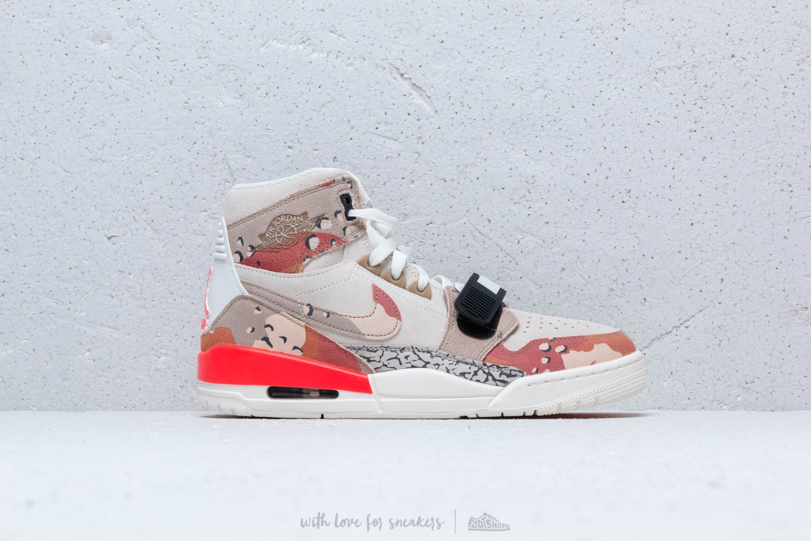 Vīriešu apavi Air Jordan Legacy 312 Sail/ Desert Camo-Infrared 23