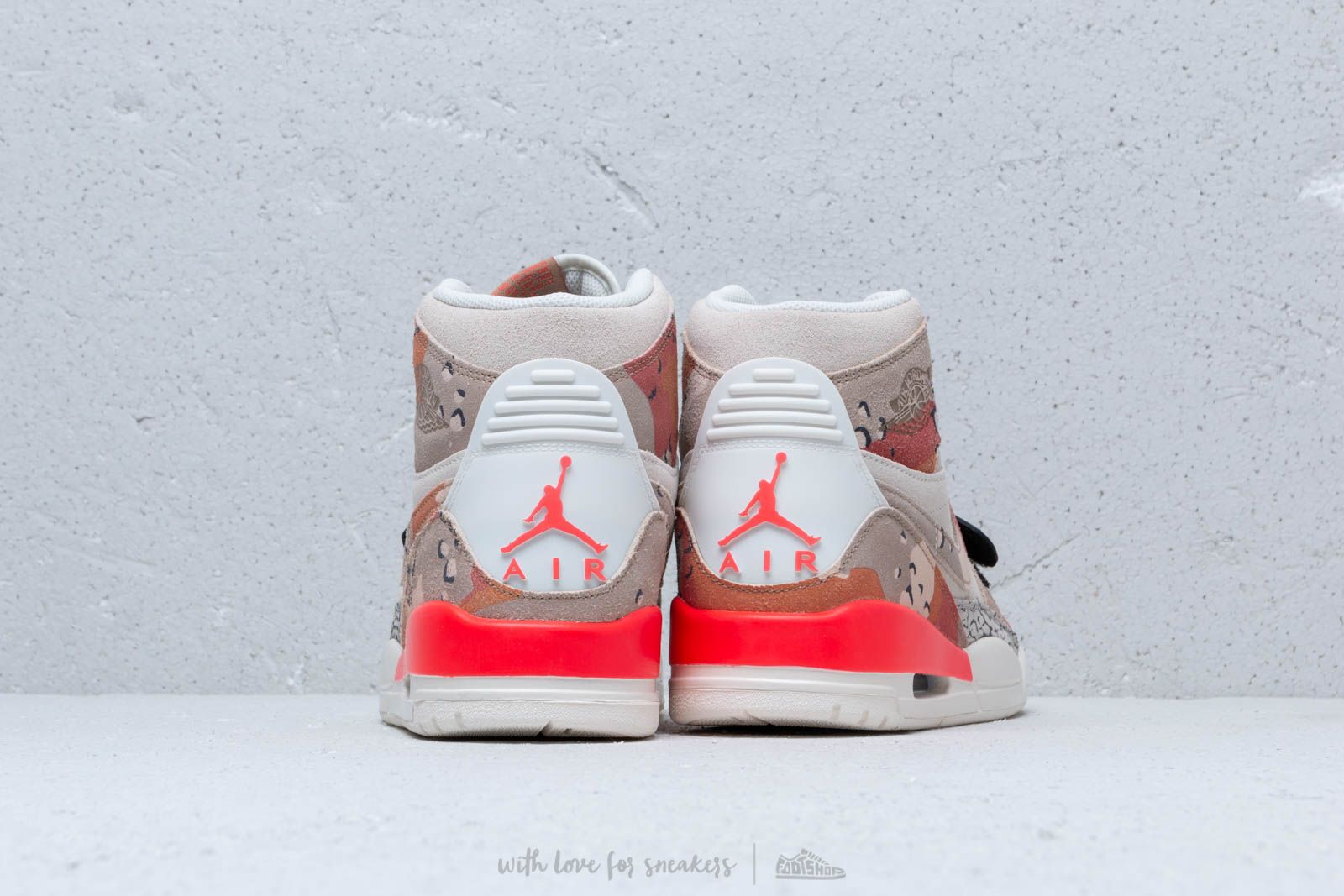 Vīriešu apavi Air Jordan Legacy 312 Sail/ Desert Camo-Infrared 23