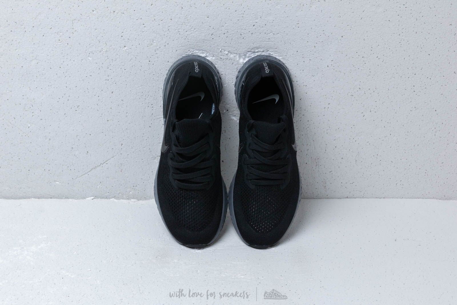 Pánské tenisky a boty Nike Epic React Flyknit 2 Black/ Black-White-Gunsmoke