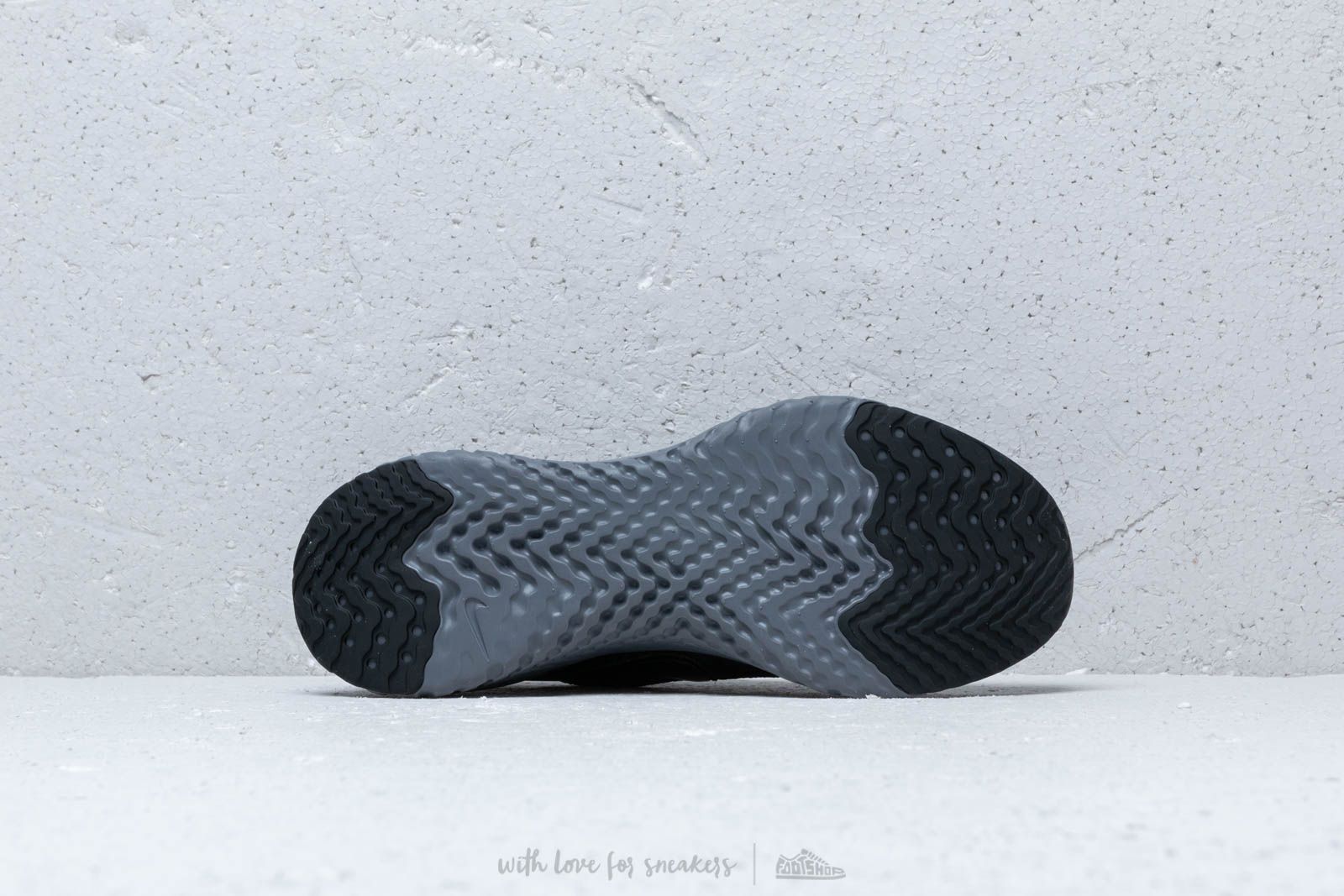 Pánské tenisky a boty Nike Epic React Flyknit 2 Black/ Black-White-Gunsmoke