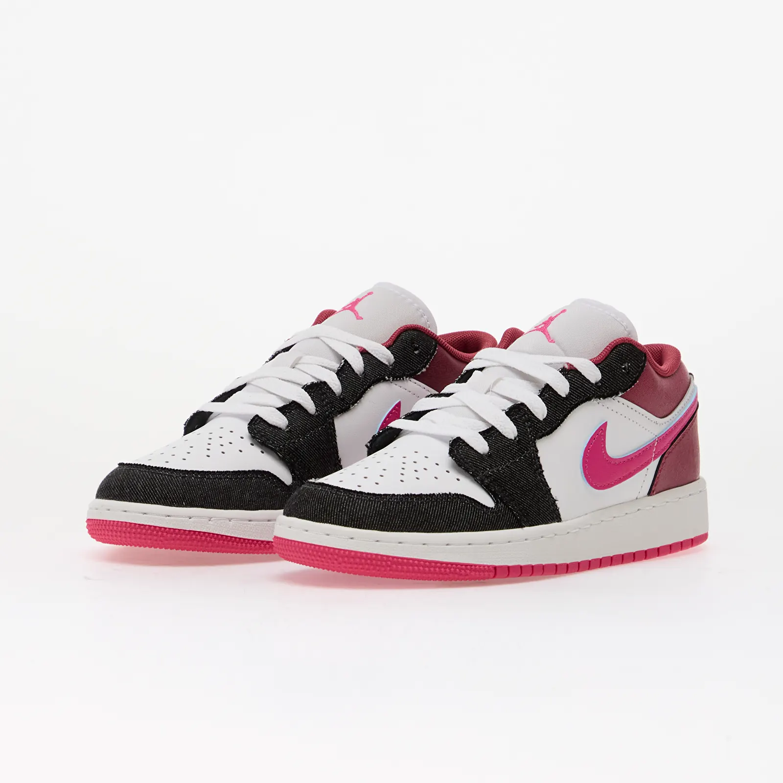 Kids' sneakers and shoes Air Jordan 1 Low SE Kids Off Noir/ Desert Pink-White-Desert Pink