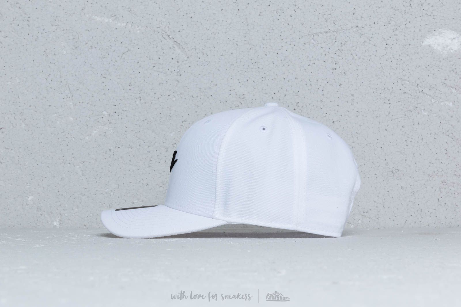 nike classic 99 futura snapback cap