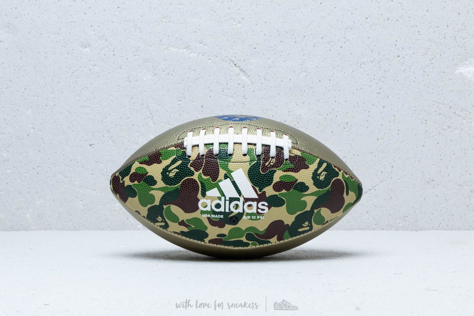 Doplňky adidas x BAPE Rifle Football Multicolor | Footshop