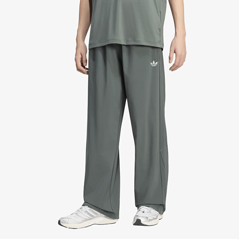 Pantalon de survêtement adidas Techy Teamgeist 26 Track Pants Legend Ivy