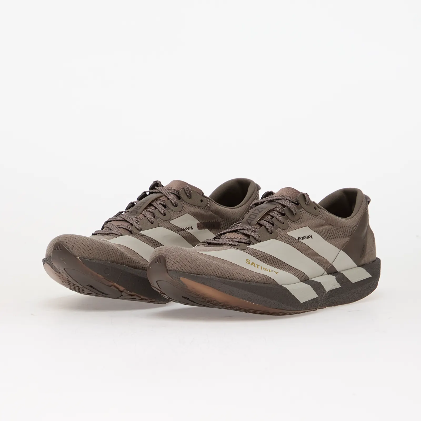 Baskets homme adidas x Satisfy Adizero Adios M Tech Earth/ Pearl Met./ Charcoal