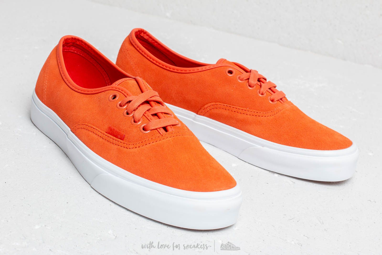 Vans soft suede authentic top