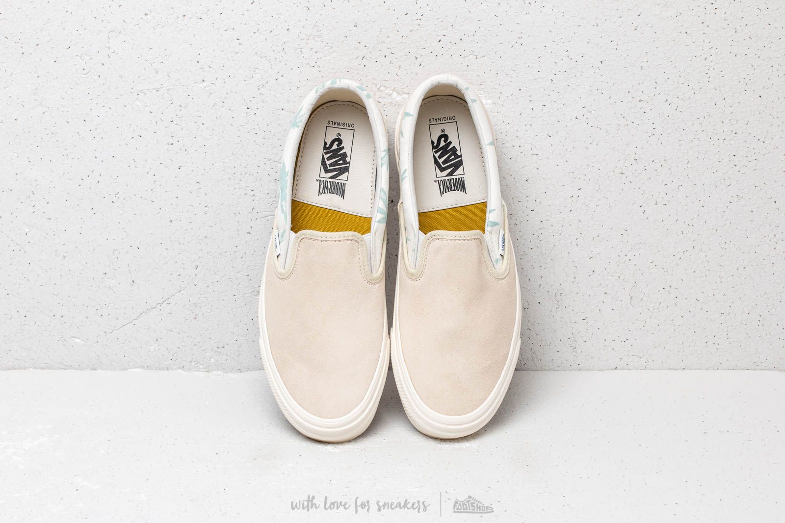 Vans modernica slip on hot sale