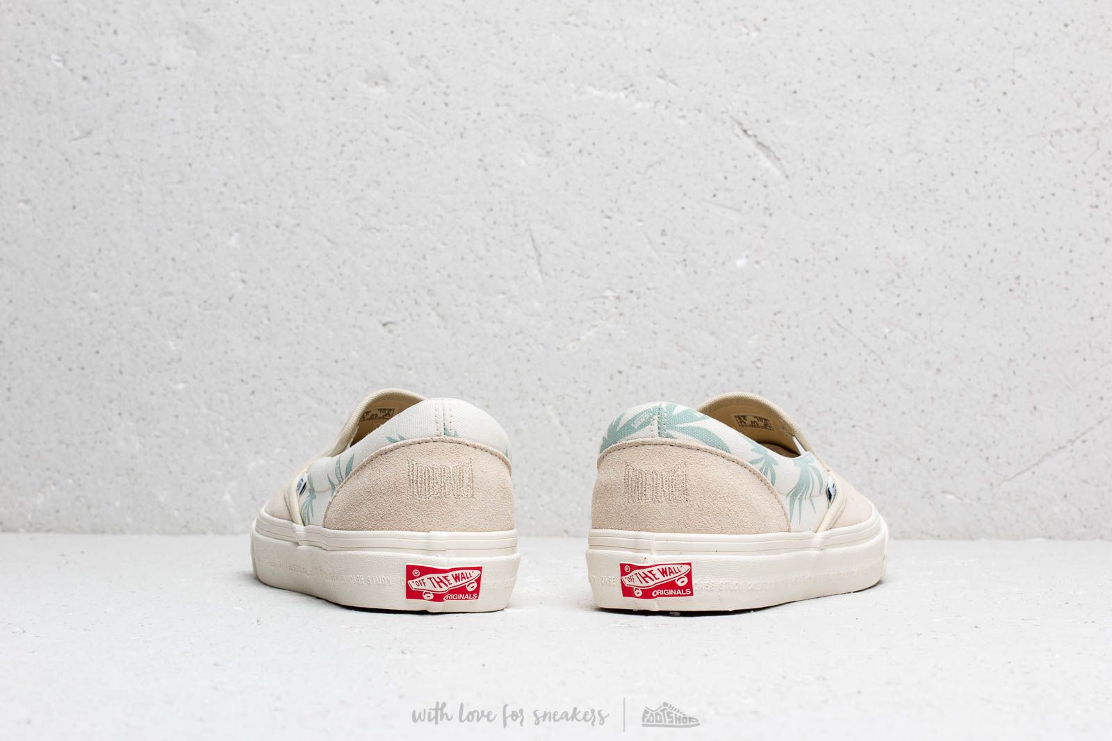 Vans modernica slip on hot sale