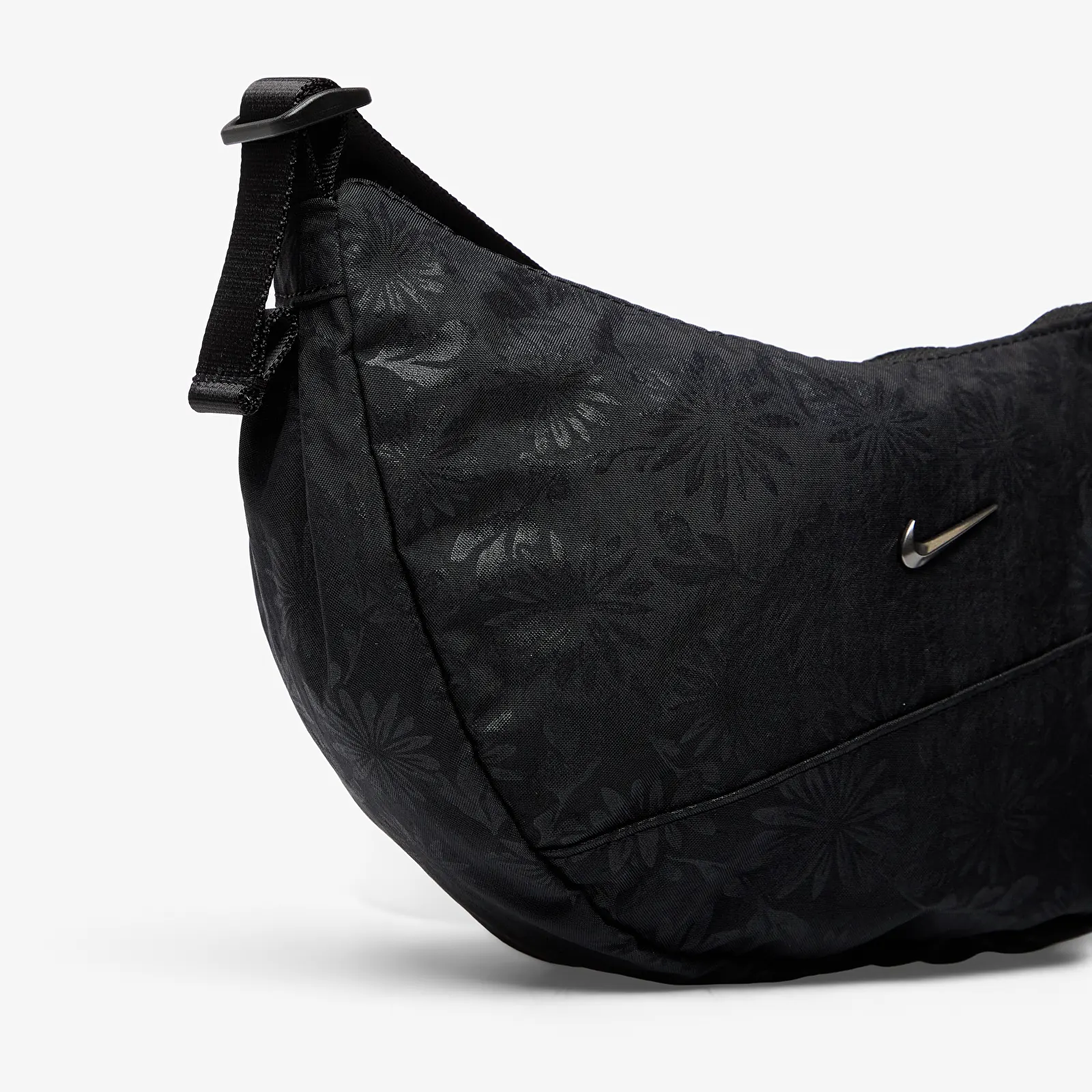 Torby przez ramię Nike Aura Floral Crescent Crossbody Bag (4L) Black/ Black/ Gunmetal