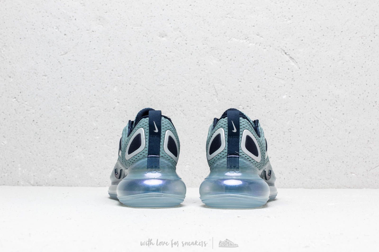 Damen Sneaker und Schuhe Nike W Air Max 720 Metallic Silver Midnight Navy Footshop
