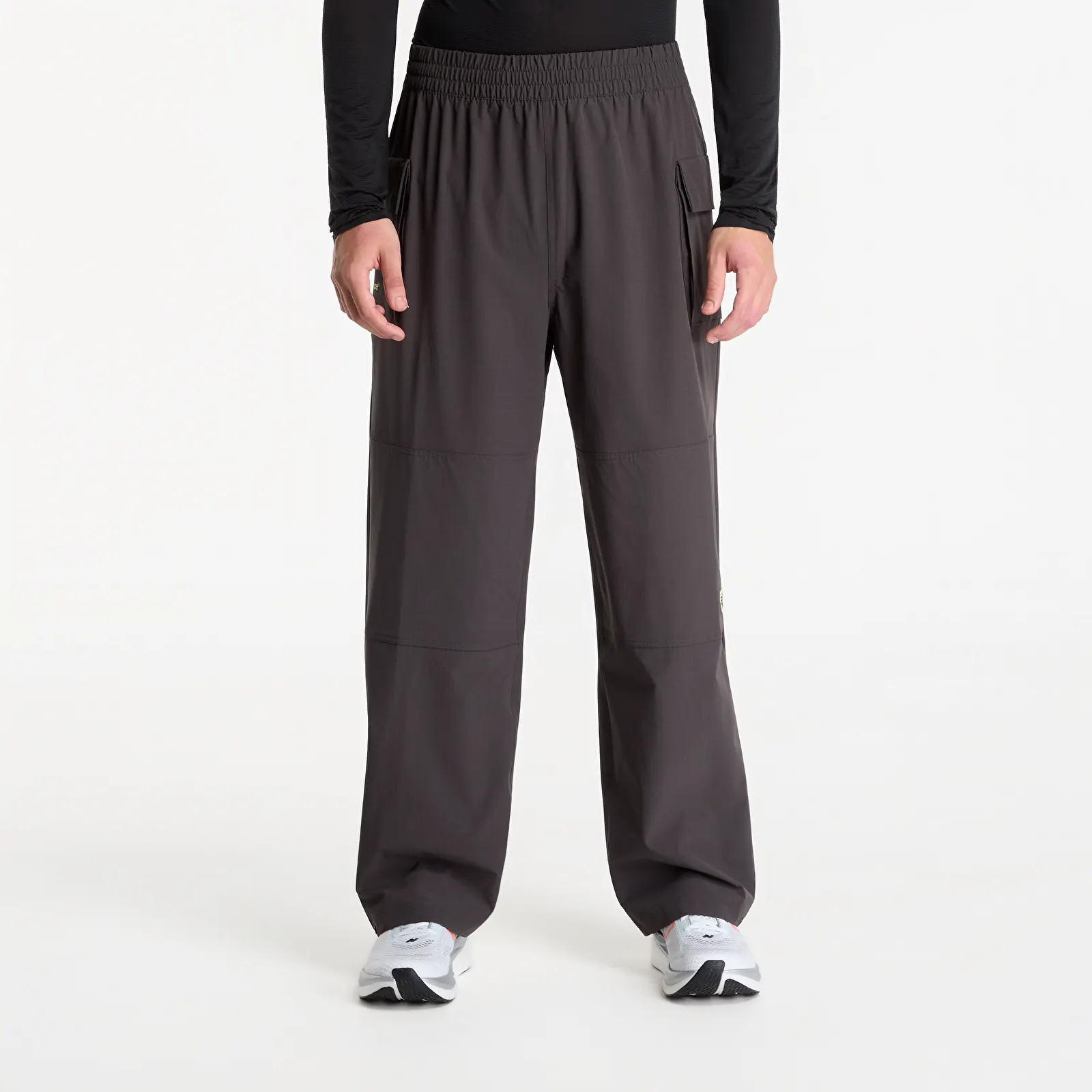 Bukser New Balance Street Classics Ripstop Pant Black Cement