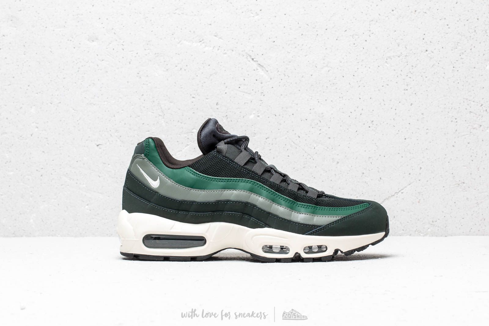 Men s shoes Nike Air Max 95 Essential Outdoor Green Sail Fir