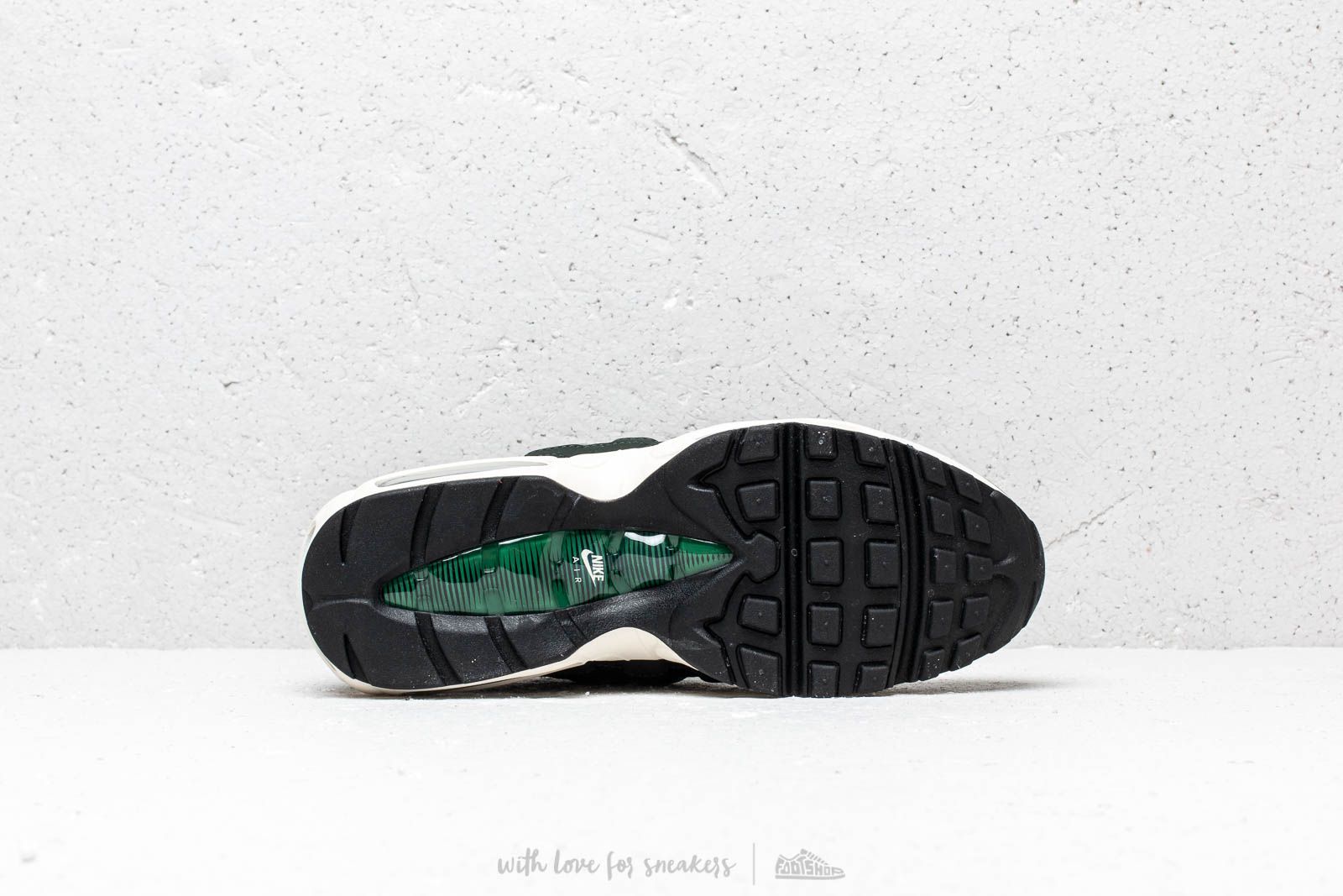Chaussures et baskets homme Nike Air Max 95 Essential Outdoor Green/ Sail-Fir-Vintage Lichen