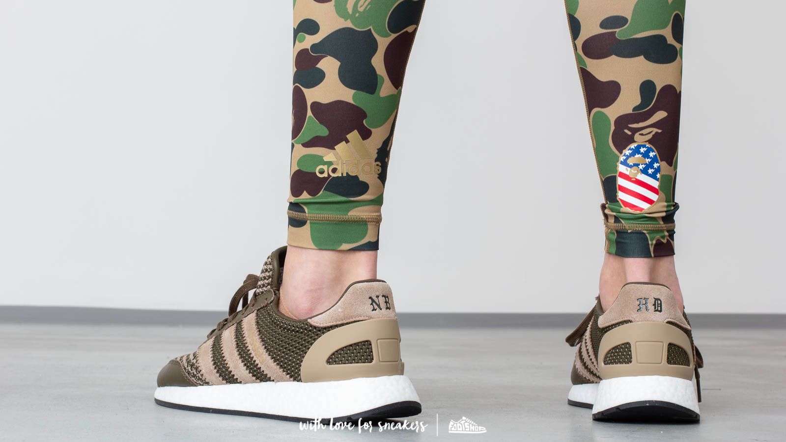 Nadrágok adidas x BAPE Football Tights Multicolor