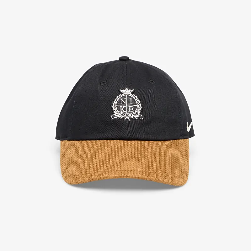 Keps Nike Club Unstructured Knit Cap Black/ Ale Brown/ Sanddrift