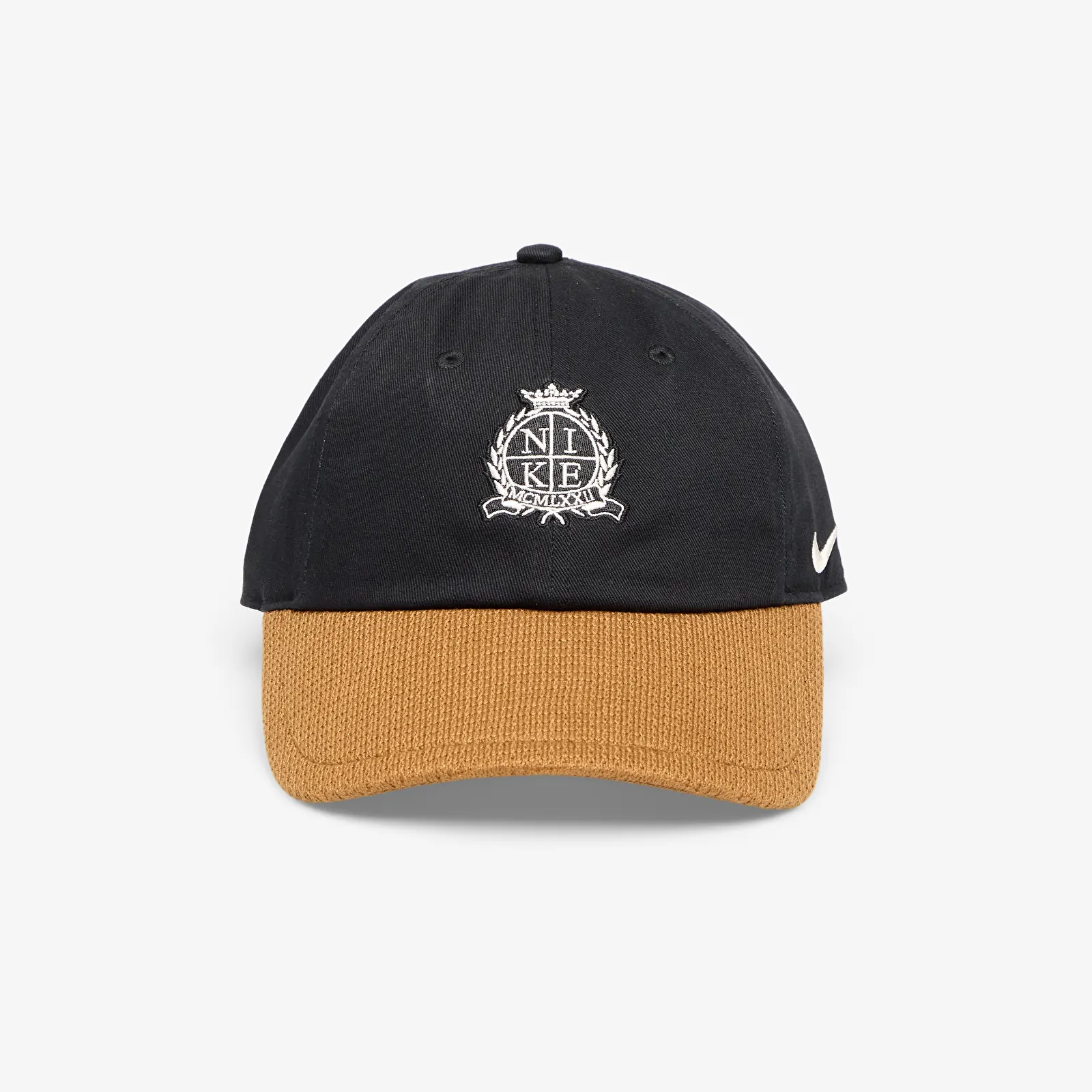 Casquettes pour hommes Nike Club Unstructured Knit Cap Black/ Ale Brown/ Sanddrift