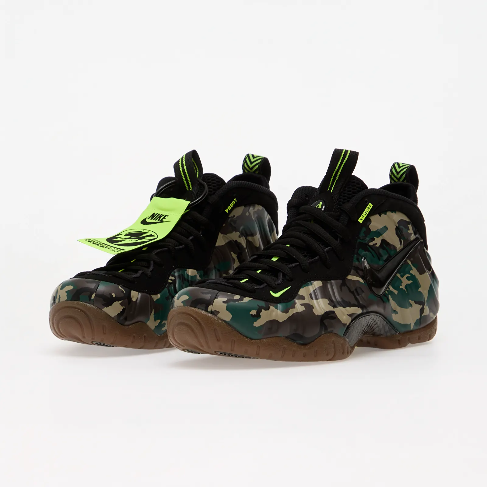 Baskets homme Nike Air Foamposite Pro Premium Black/ Black-Voltage Green-Gum Dark Brown