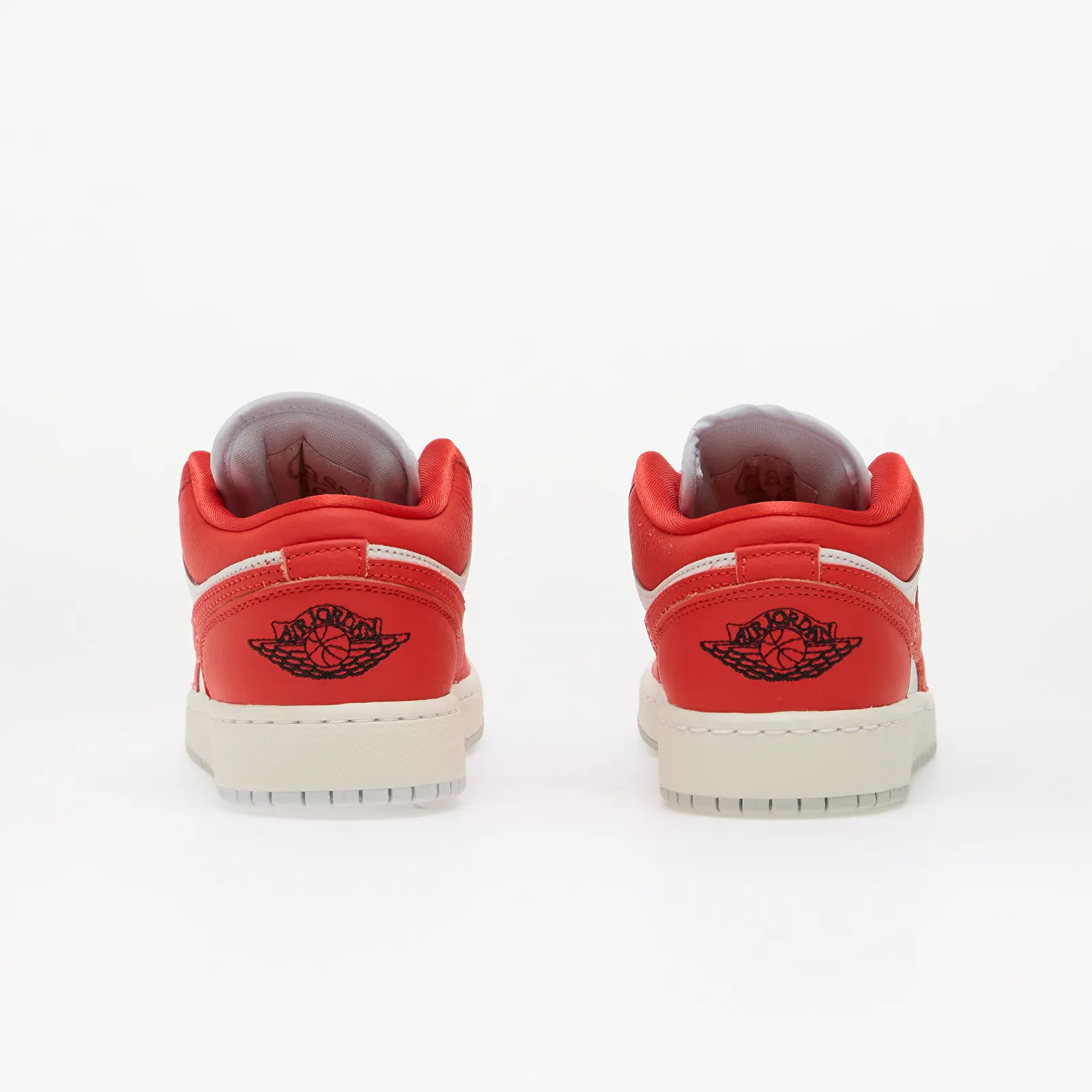 Мужские кроссовки Air Jordan 1 Low SE Pure Platinum/ Chile Red-Summit White
