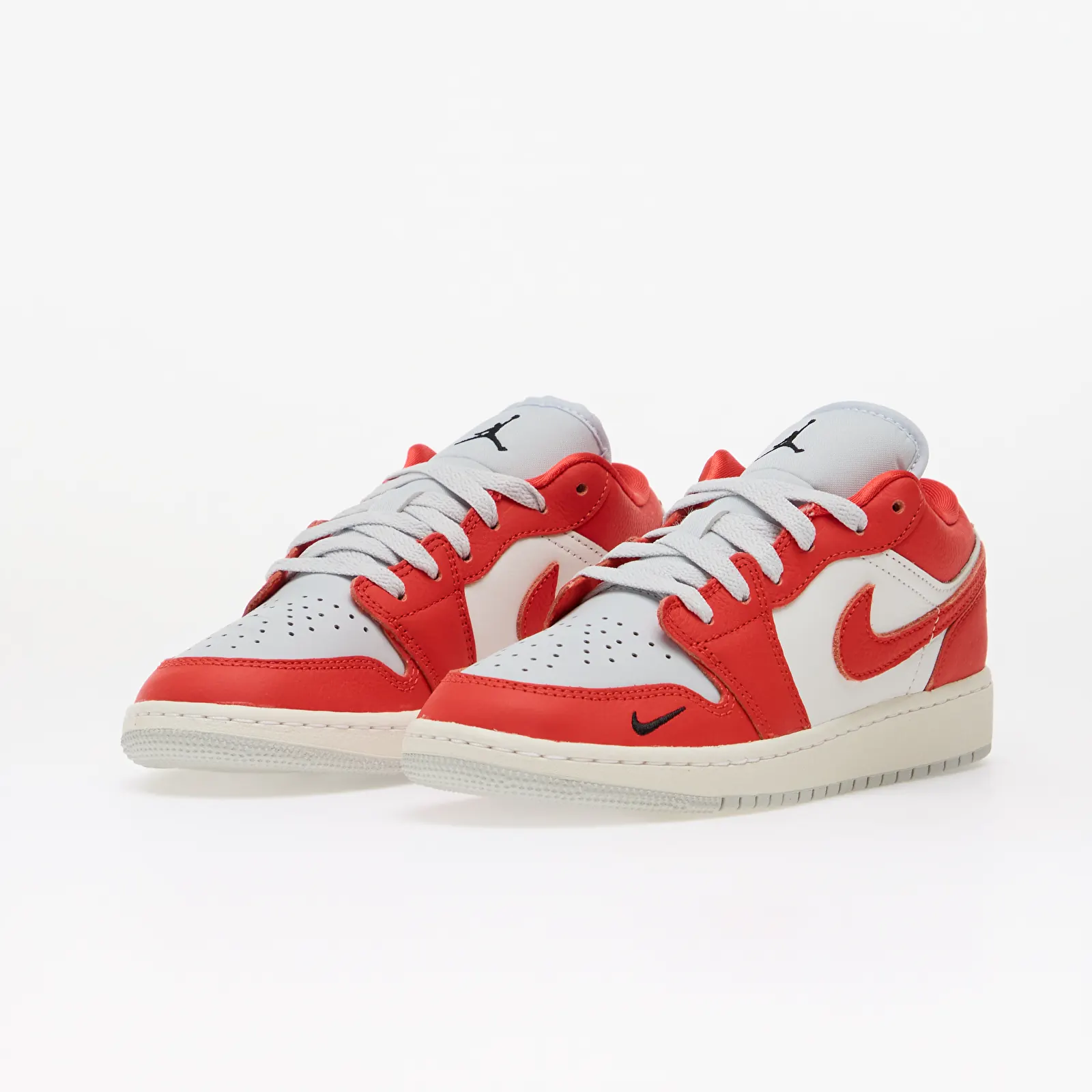 Мужские кроссовки Air Jordan 1 Low SE Pure Platinum/ Chile Red-Summit White