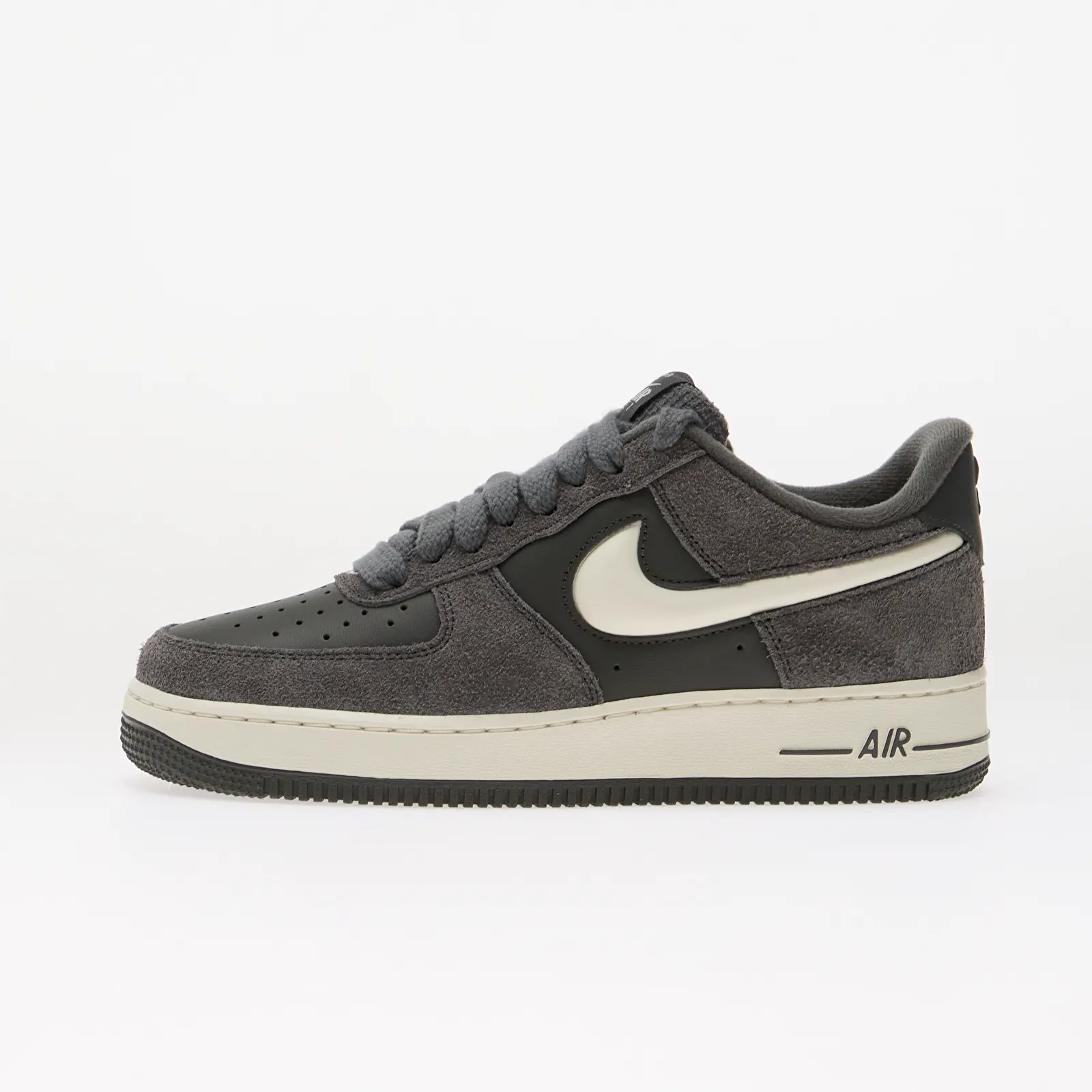 Miesten lenkkarit Nike Air Force 1 '07 LV8 Iron Grey/ Sail