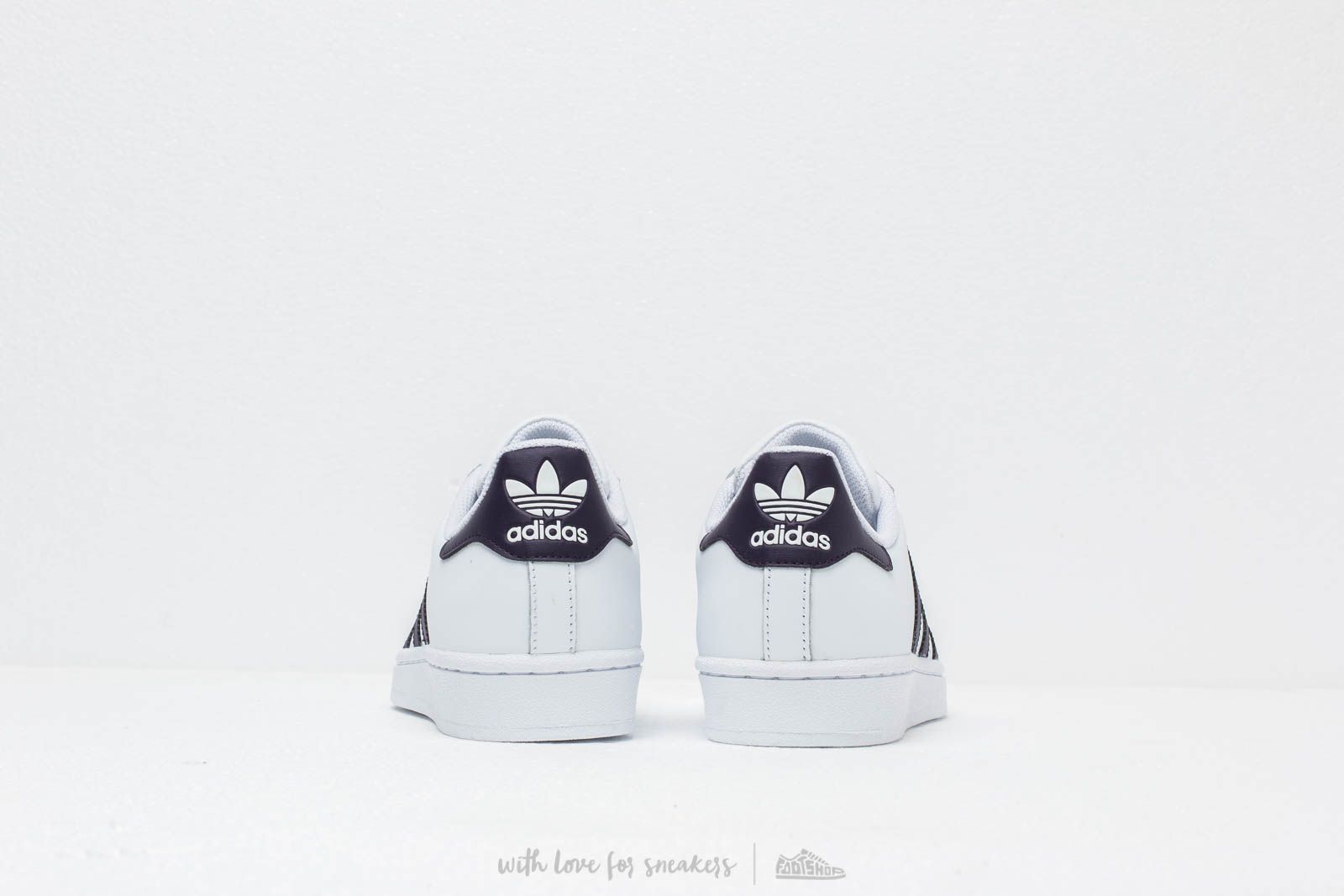 Încălțăminte și sneakerși pentru femei adidas Superstar W Ftw White/ Legpur/ Core Black